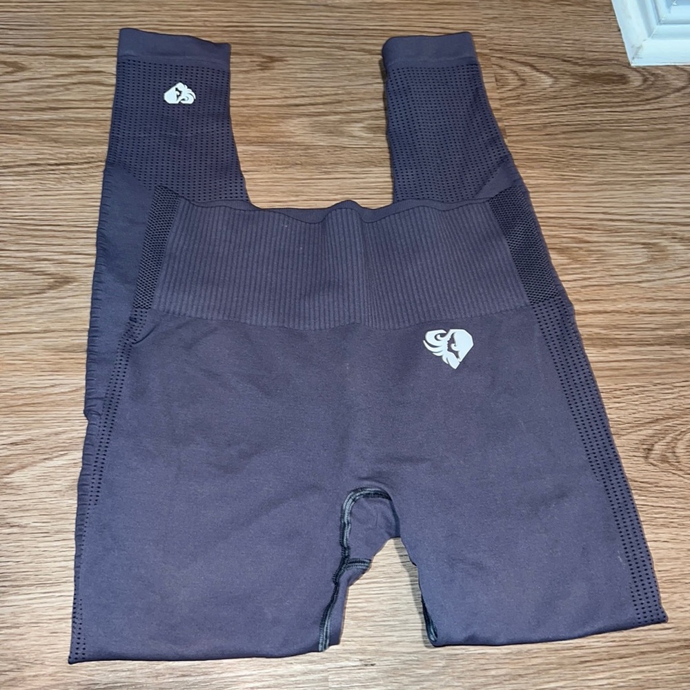 Womens best gray legging size M